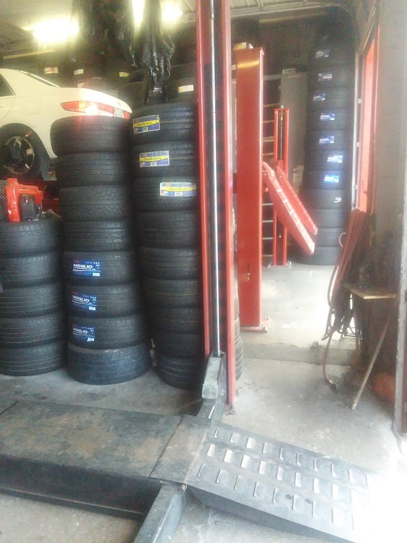 Latino's Discount Tires LLC in Dallas